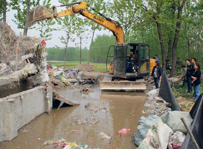 废旧塑料加工厂违法排污